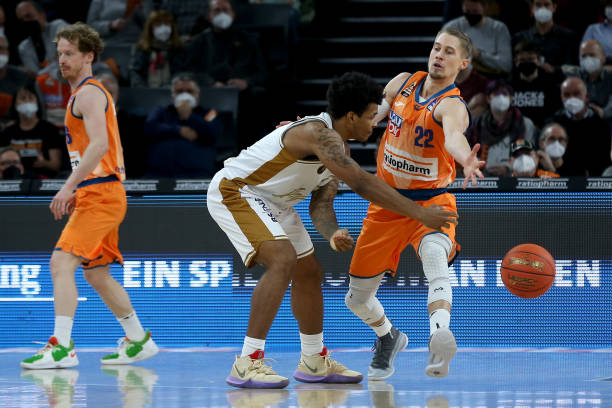 速做出决定 速做出决定